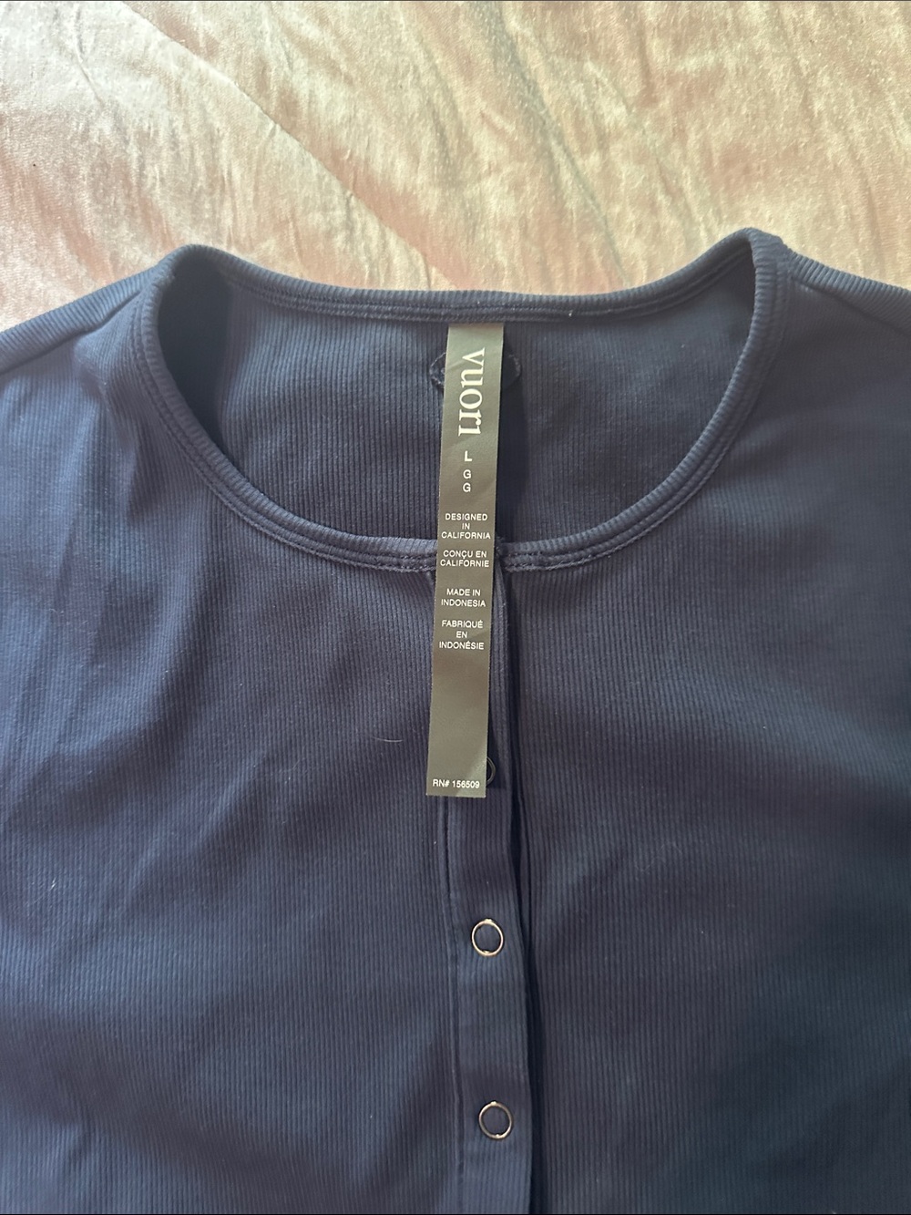 NEW Vuori Women's Navy Long-Sleeve Button-Front Shirt Large - Picture 4 of 7